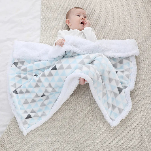 Newborn swaddle blanket in ultra-soft fleece - washable swaddle blanket