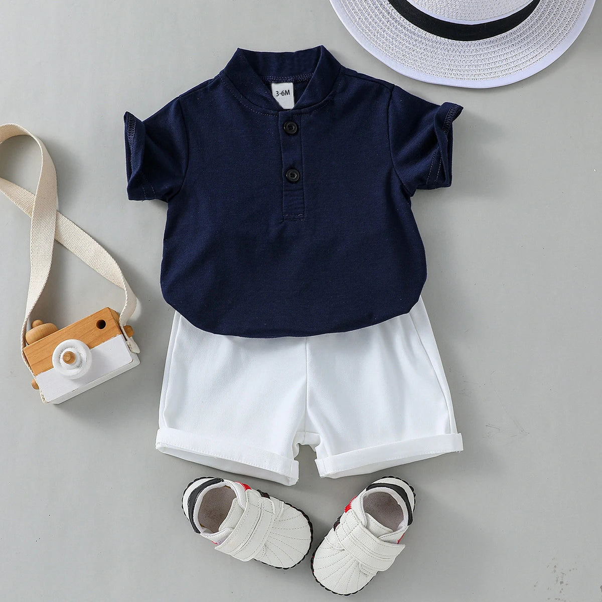 Boys' outfit - blue short-sleeved t-shirt and white shorts - BabyStyle