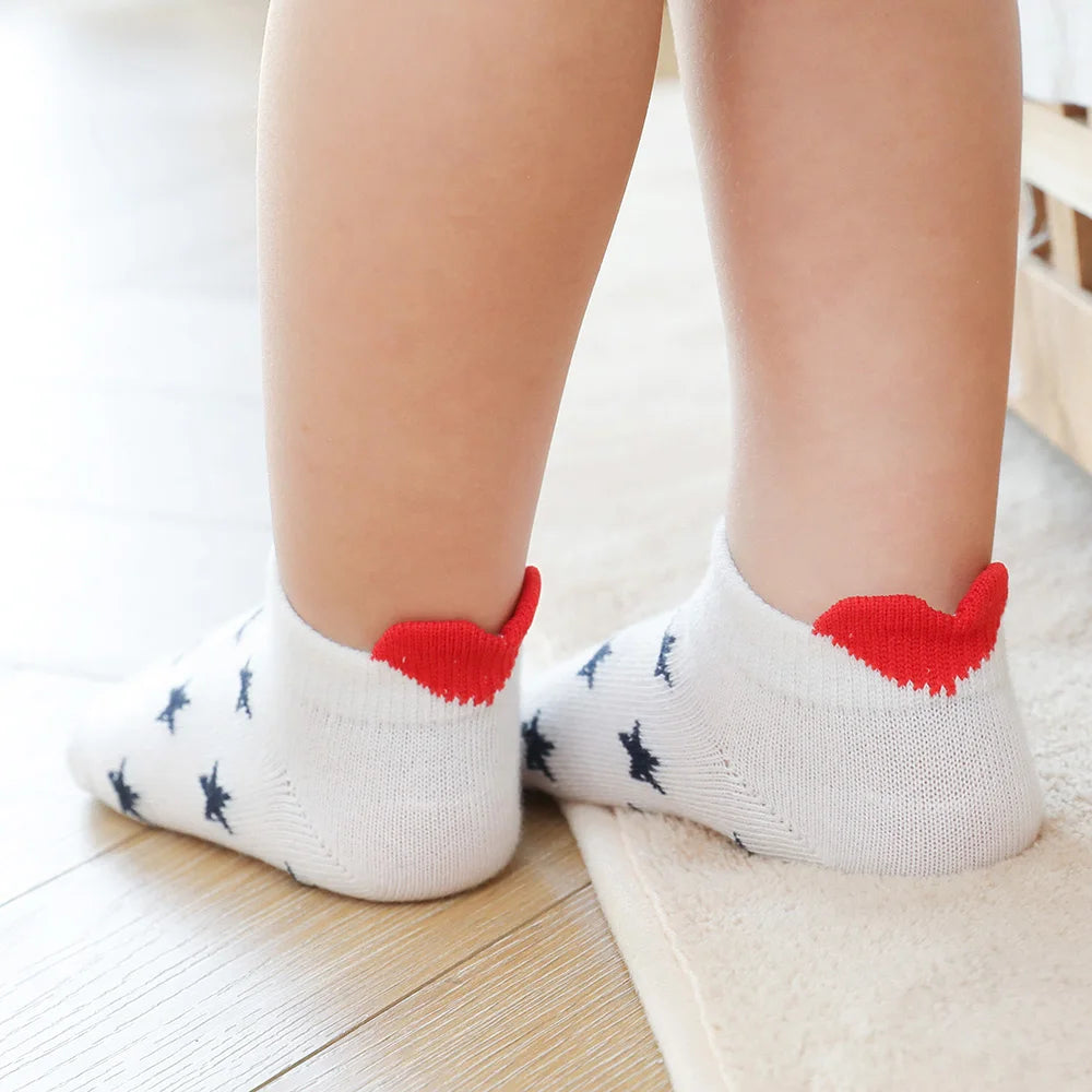 Set of 5 pairs of baby socks with red heart print - newborn to 24 months