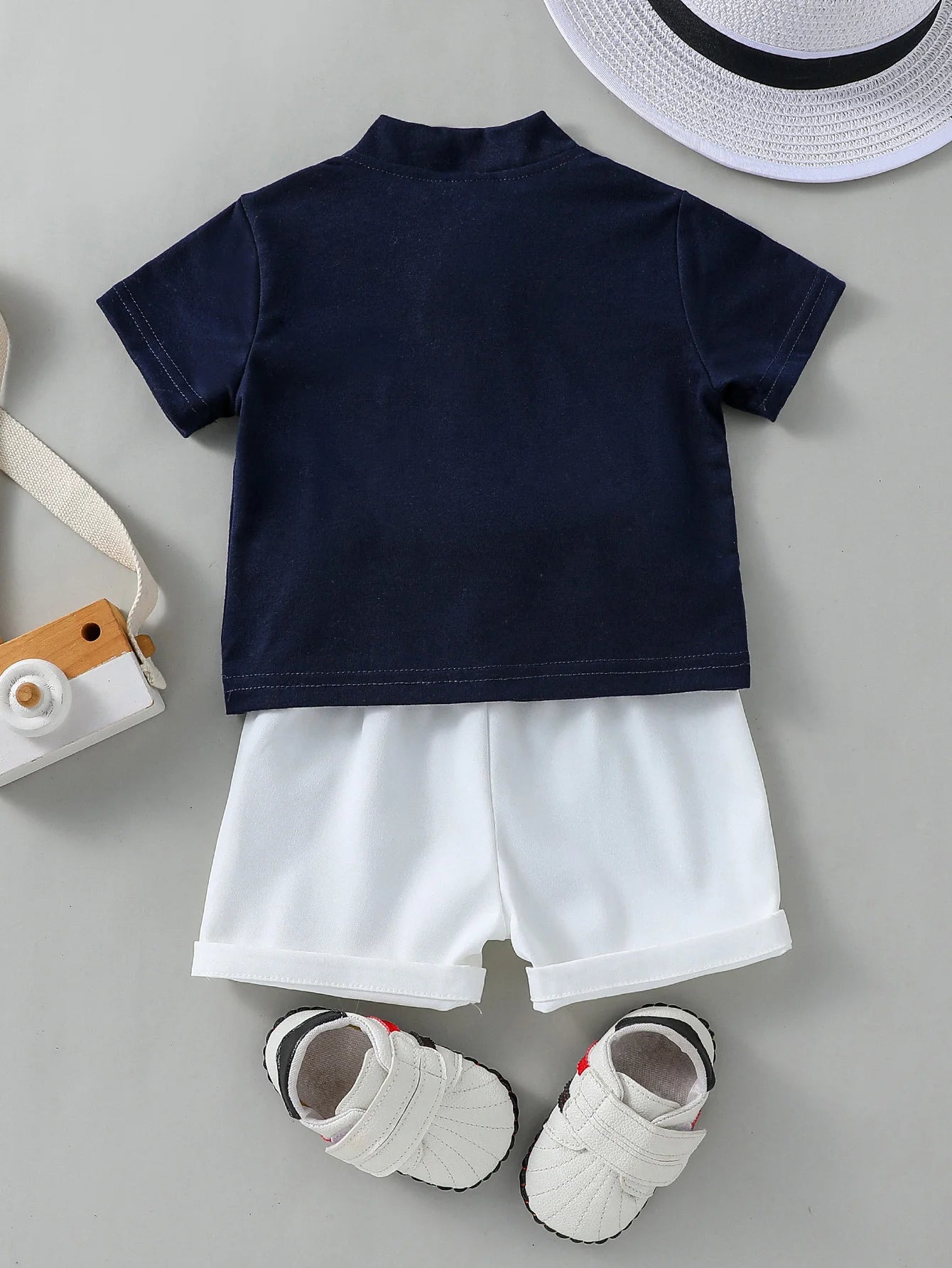 Boys' outfit - blue short-sleeved t-shirt and white shorts - BabyStyle