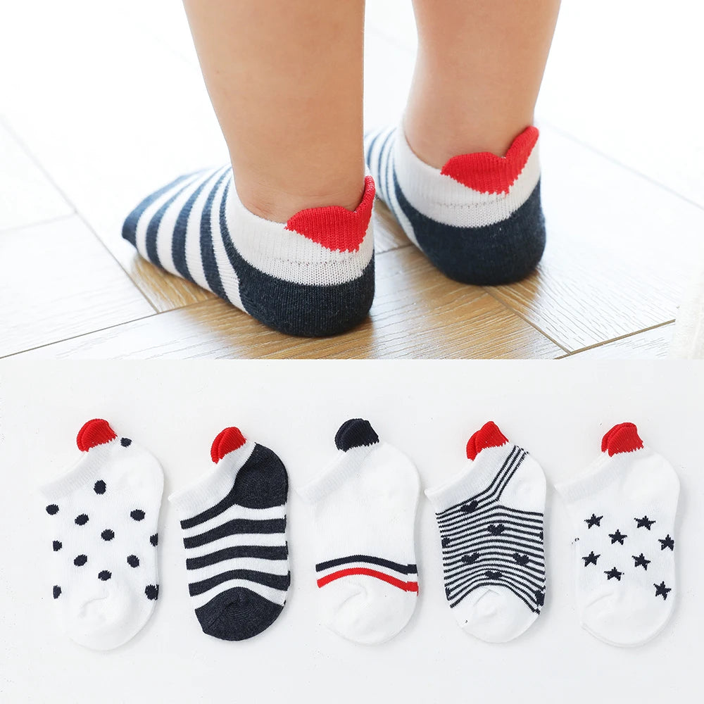 Set of 5 pairs of baby socks with red heart print - newborn to 24 months