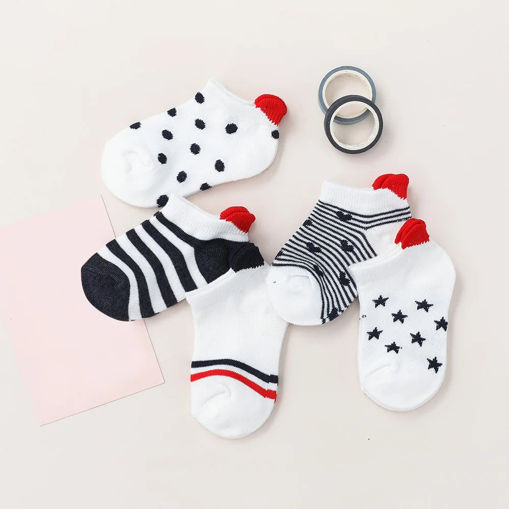 Set of 5 pairs of baby socks with red heart print - newborn to 24 months